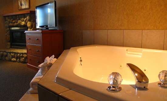 North Carolina Jacuzzi® Suites Romantic Hotel Rooms And Nc Hot Tub Cabins