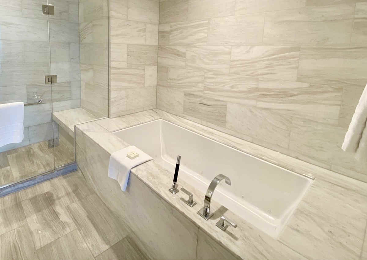 Downtown Los Angeles High Rise Hotel Jetted Tub Suite 